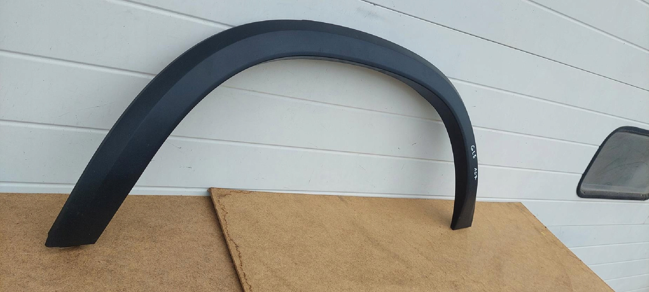MERCEDES GLE 167 listwa tylna lewa - (15736146927)