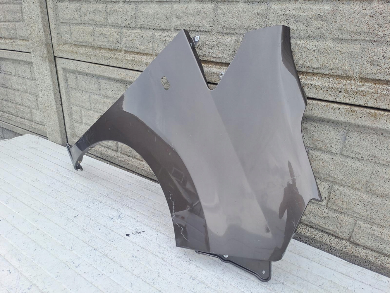 NISSAN NV200 NV 200 BŁOTNIK PRAWY PRZÓD - (15736208761)