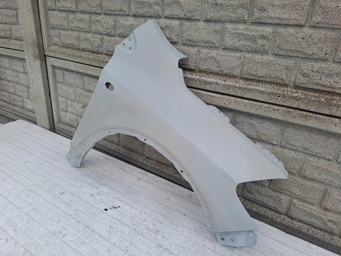 SUZUKI SX4 S CROSS 14-22 BŁOTNIK PRZEDNI PRAWY NOWY - (15736273857)