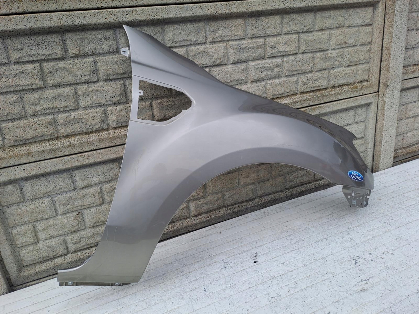 FORD RANGER LIFT 17-22 BŁOTNIK PRAWY PRZEDNI - (15736755572)