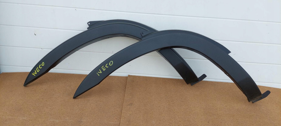 IVECO listwa lewa - (15743345315)