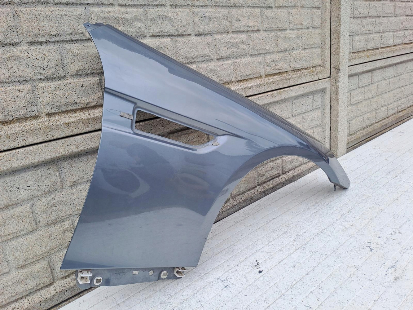 MERCEDES SLK W 172 W172 BŁOTNIK PRZEDNI PRAWY - (15743450720)