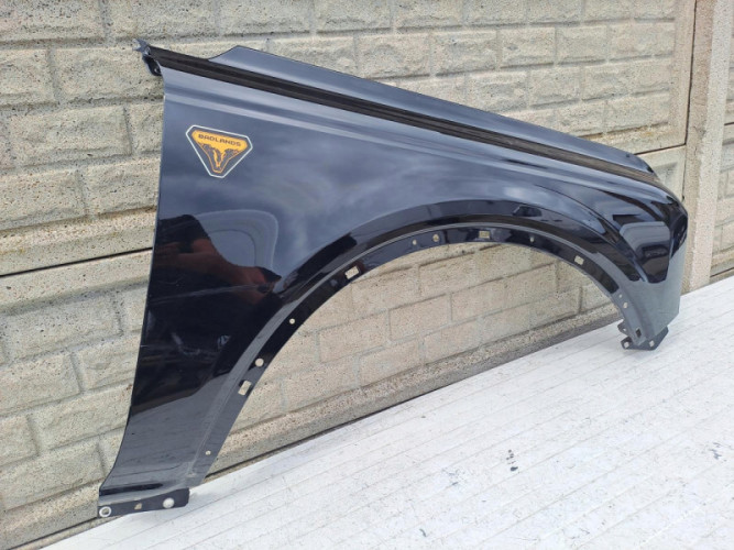 FORD BRONCO 21-24 BŁOTNIK PRAWY PRZEDNI - (15743593112)