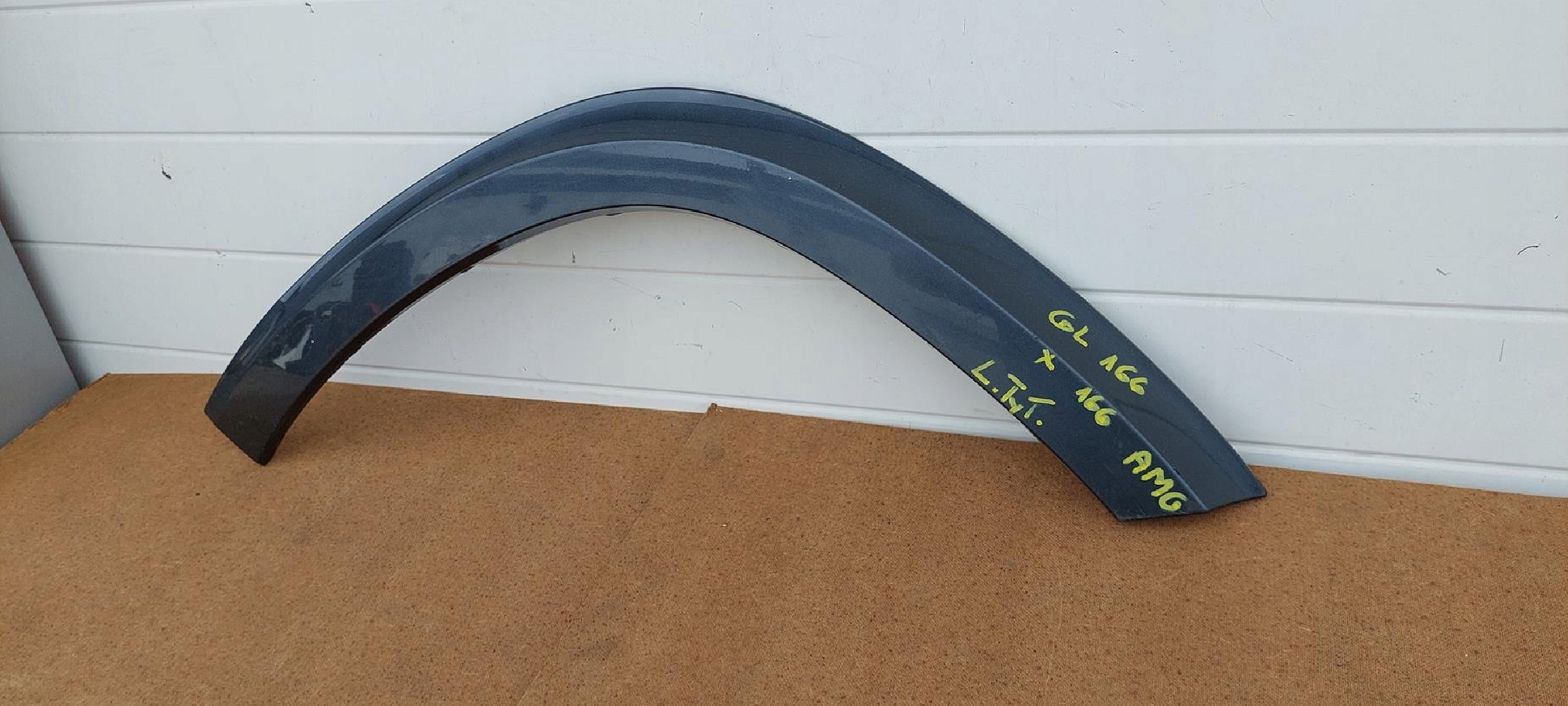 MERCEDES GL 166 x 166 AMG listwa lewy tyl - (15743973201)