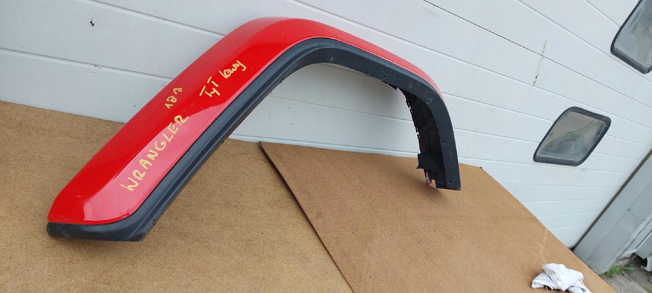 JEEP WRANGLER po 18 r listwa lewy tyl - (15756790911)