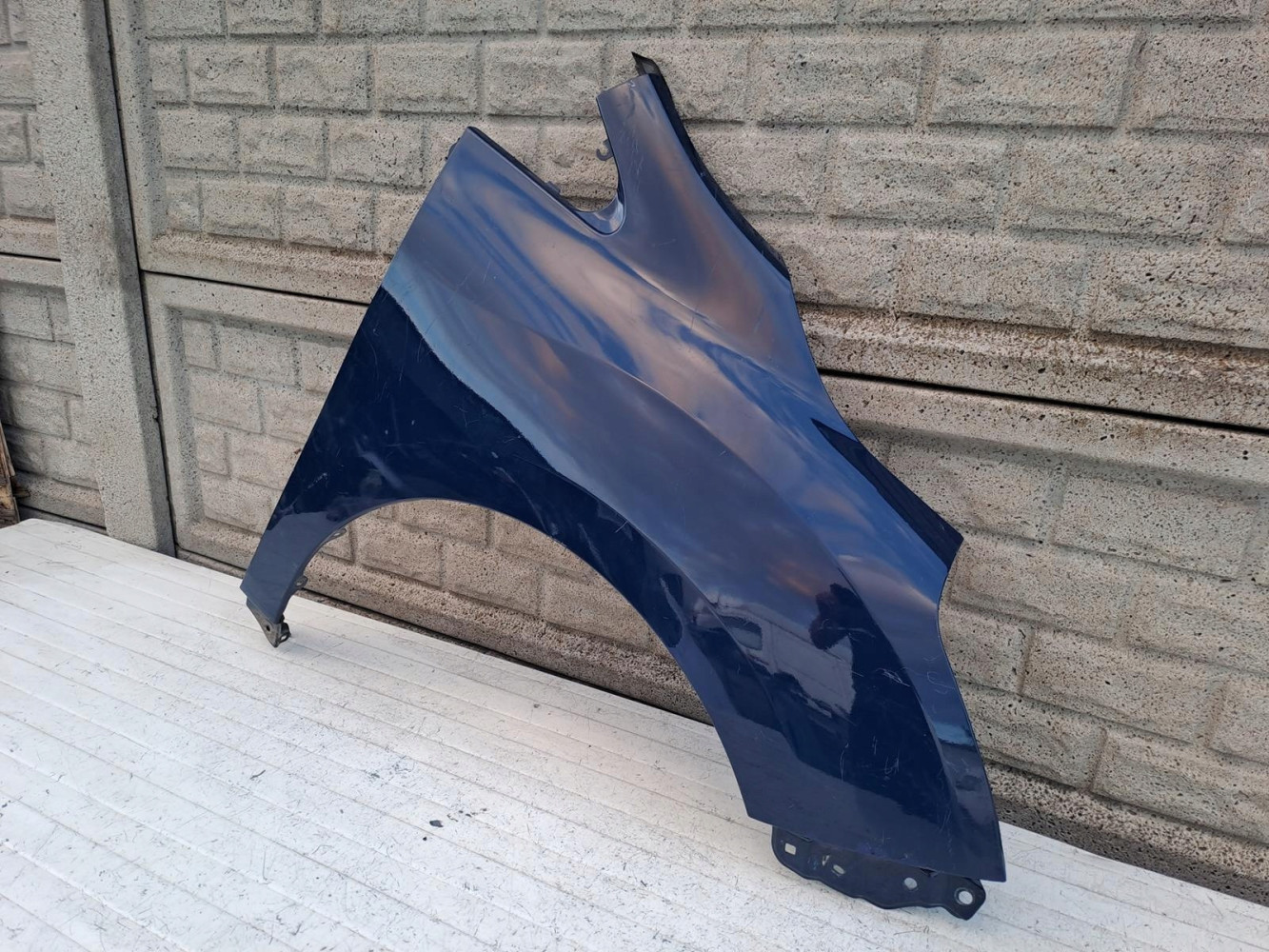 TOYOTA VERSO LIFT BŁOTNIK PRZEDNI PRAWY - (15763344509)