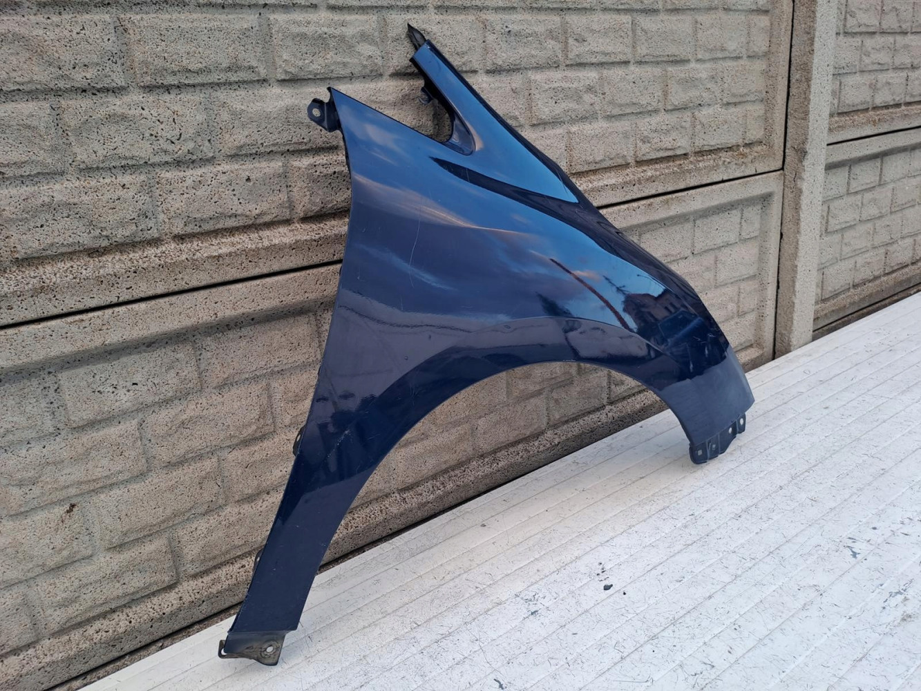TOYOTA VERSO LIFT BŁOTNIK PRZEDNI PRAWY - (15763344509)