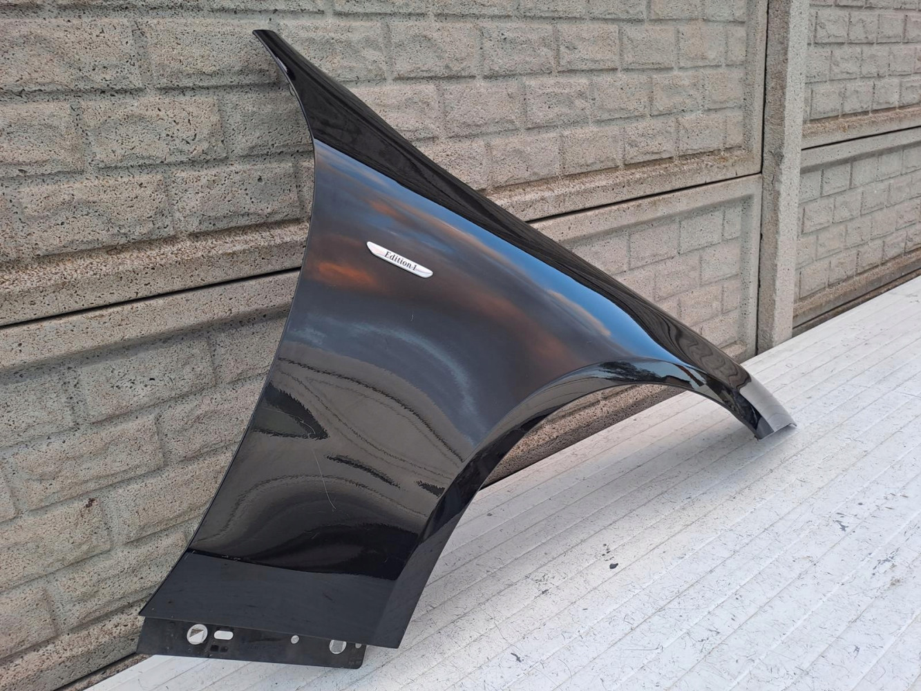 MERCEDES CLS W257 W 257 BŁOTNIK PRZEDNI PRAWY - (15763391147)