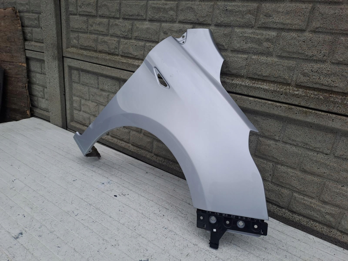 FORD KA+ PLUS MK3 III 2016-2024 BŁOTNIK PRAWY - (15779498819)