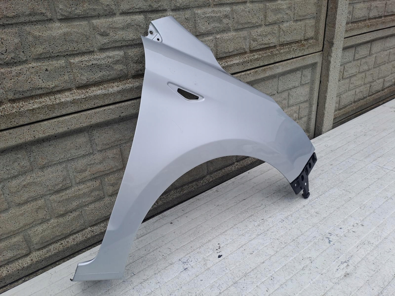 FORD KA+ PLUS MK3 III 2016-2024 BŁOTNIK PRAWY - (15779498819)