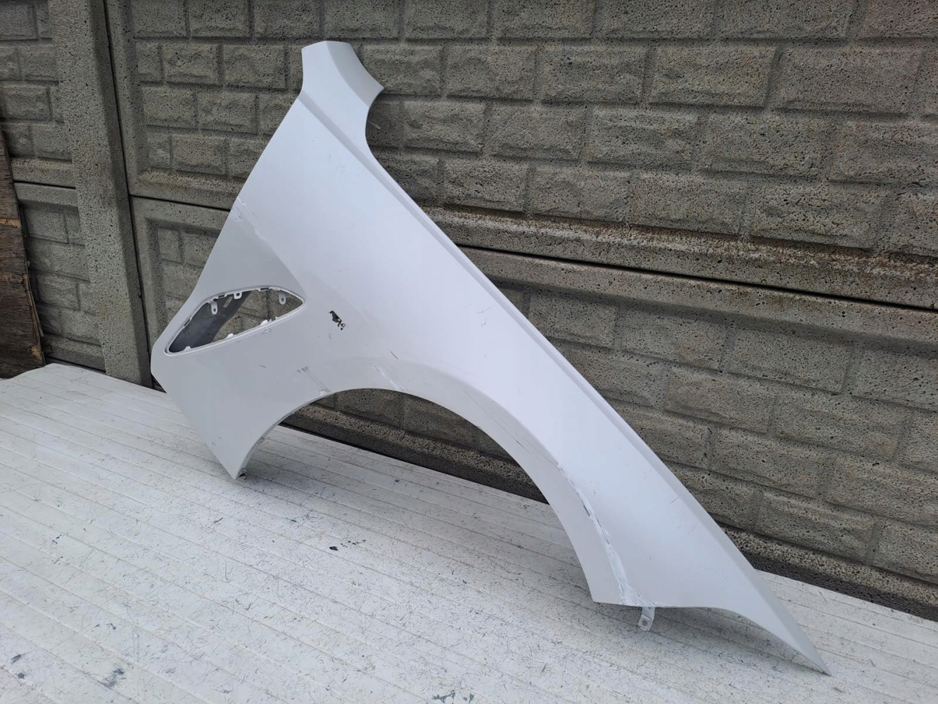 BMW serii 8 VIII G14 G15 G16 18-24 BŁOTNIK PRAWY - (15779736403)