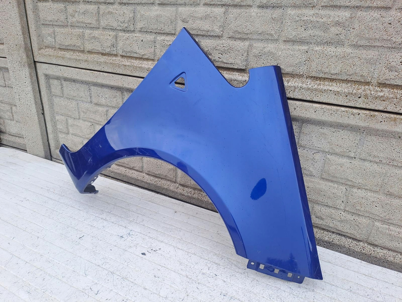 MITSUBISHI COLT 3D 03-08 BŁOTNIK PRZEDNI PRAWY - (15779752238)