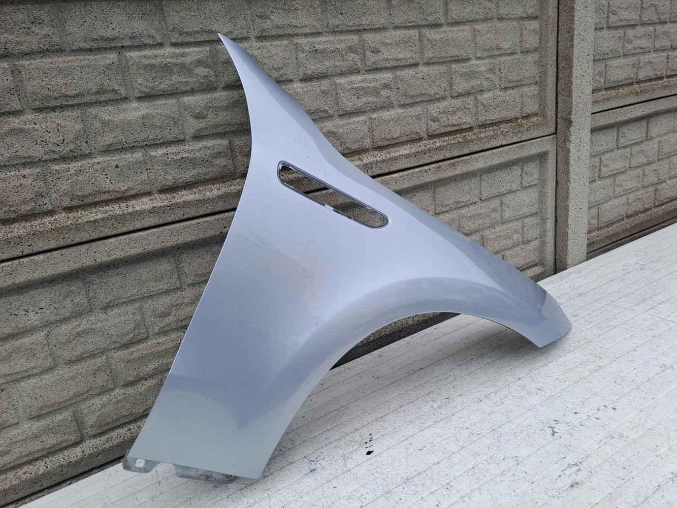 MERCEDES EQC W293 W 293 BŁOTNIK PRZEDNI PRAWY - (15786236542)