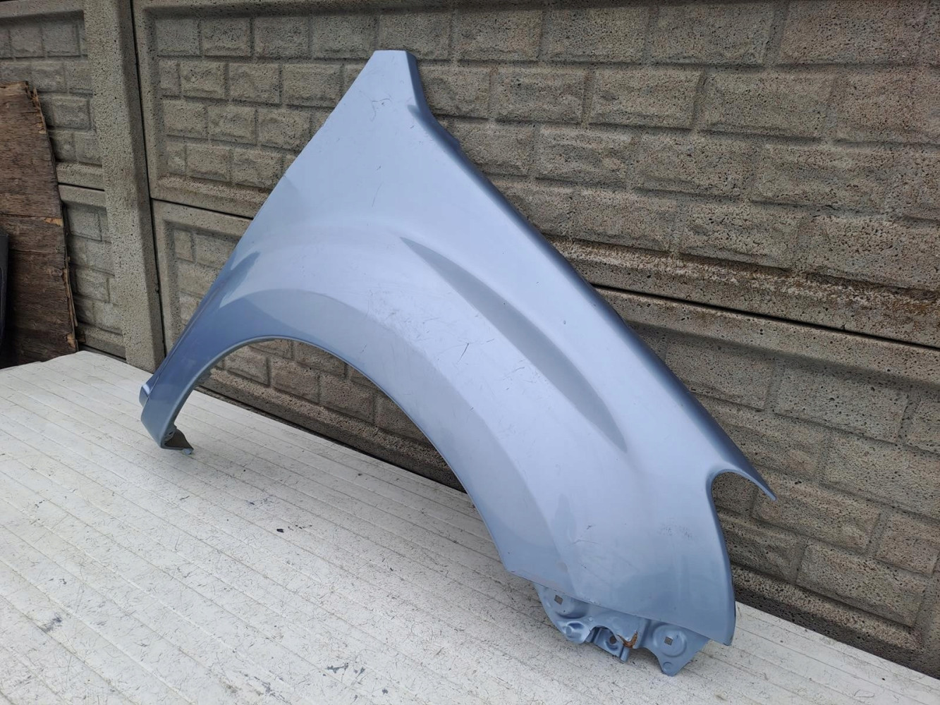 ISUZU D-MAX D MAX DMAX 12-16 BŁOTNIK PRZEDNI PRAWY - (15786374460)