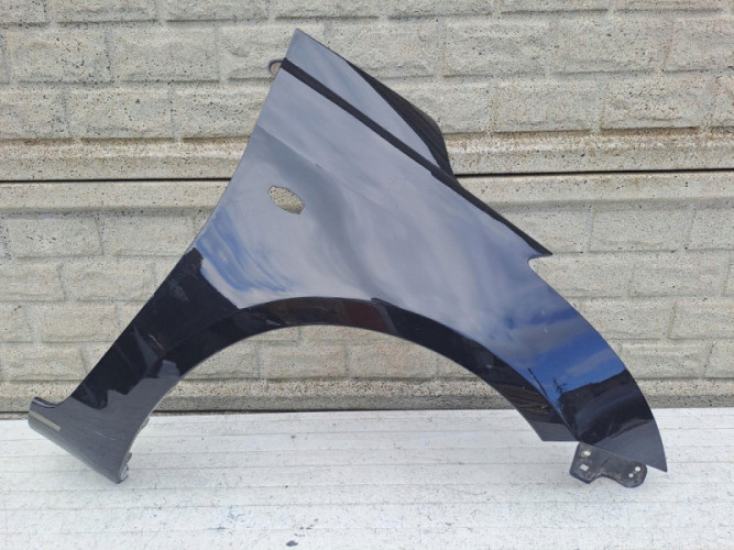 SUZUKI SWIFT Mk7 10-17 BŁOTNIK PRZEDNI PRAWY - (15786672536)