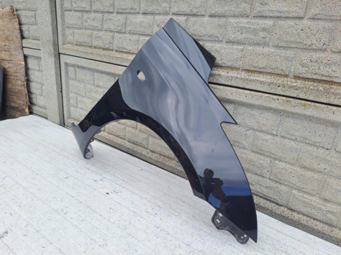 SUZUKI SWIFT Mk7 10-17 BŁOTNIK PRZEDNI PRAWY - (15786672536)