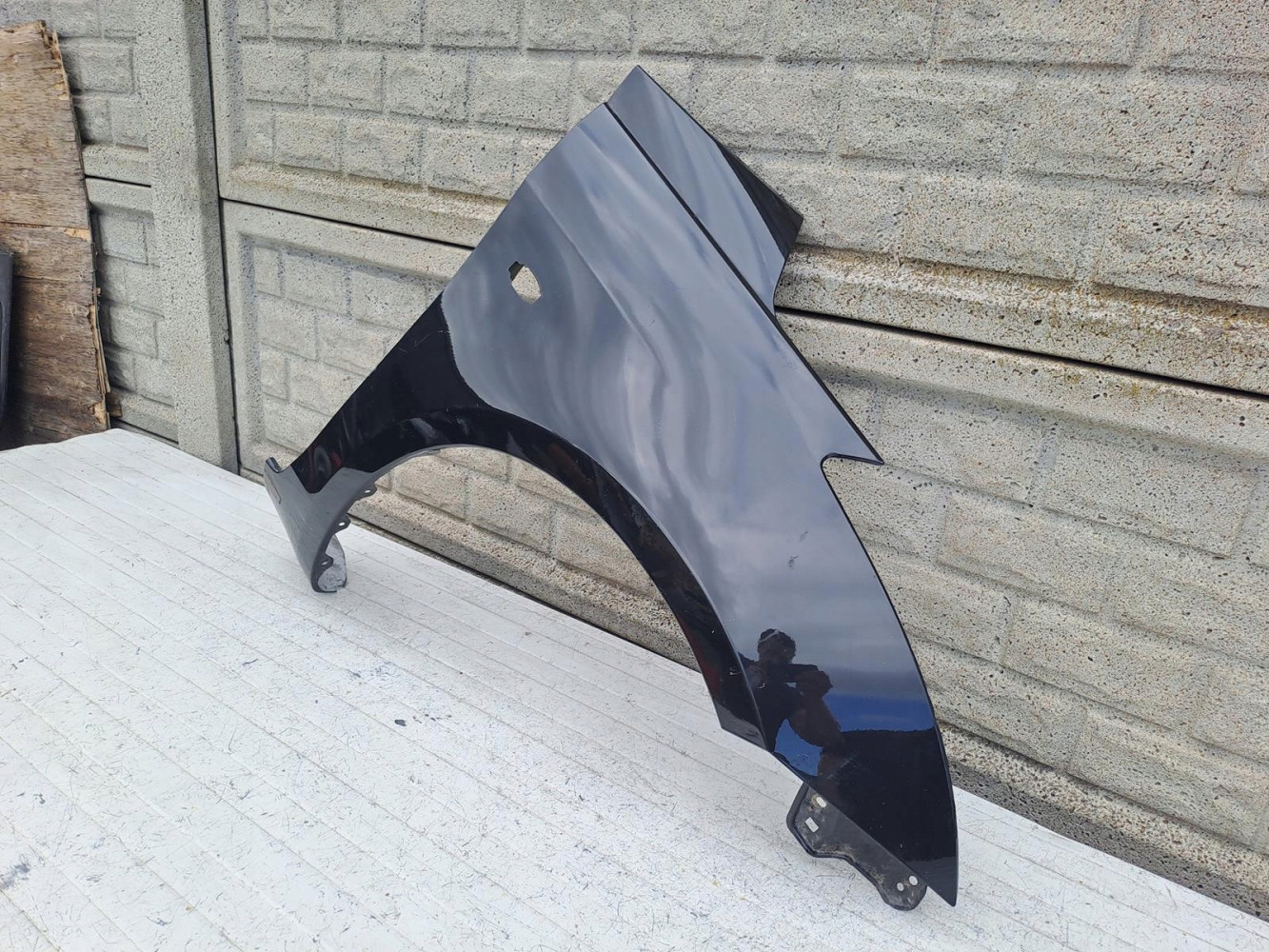 SUZUKI SWIFT Mk7 10-17 BŁOTNIK PRZEDNI PRAWY - (15786672536)