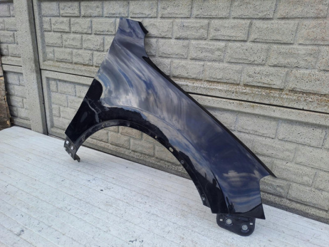 VW TOUAREG 2010-2018 BŁOTNIK PRZEDNI PRAWY - (15800368398)
