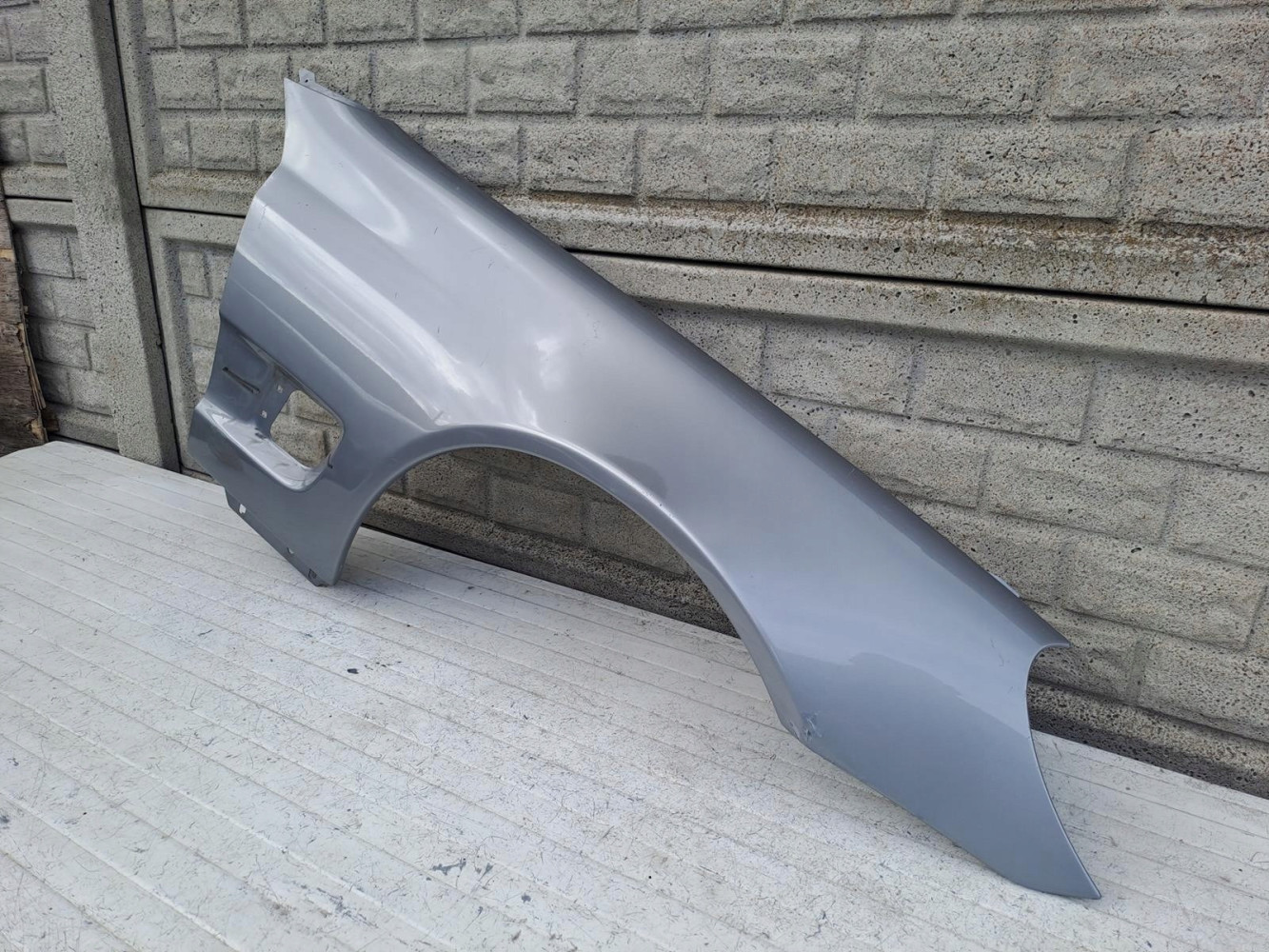 MERCEDES SL230 SL 230 LIFT BŁOTNIK PRAWY PRZEDNI - (15800421491)