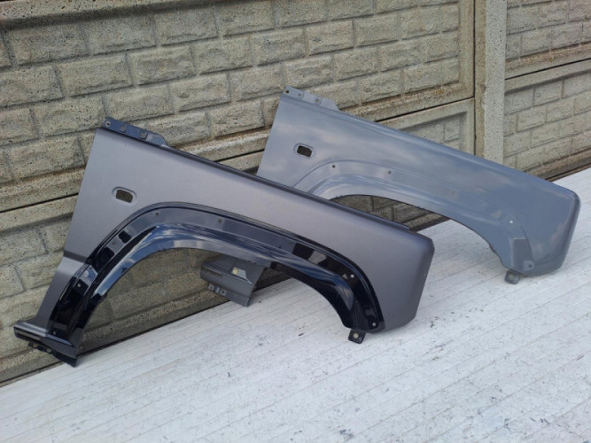 SUZUKI JIMNY 18 - 24 BŁOTNIK PRZEDNI PRAWY - (15830965059)