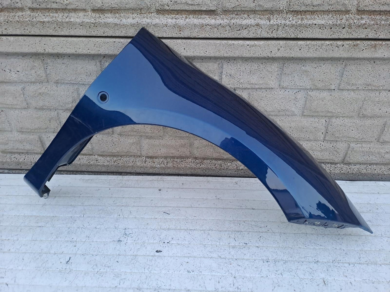 FERRARI 488 GTB PISTA 87523811 BŁOTNIK PRAWY PRZEDNI - (15831286010)