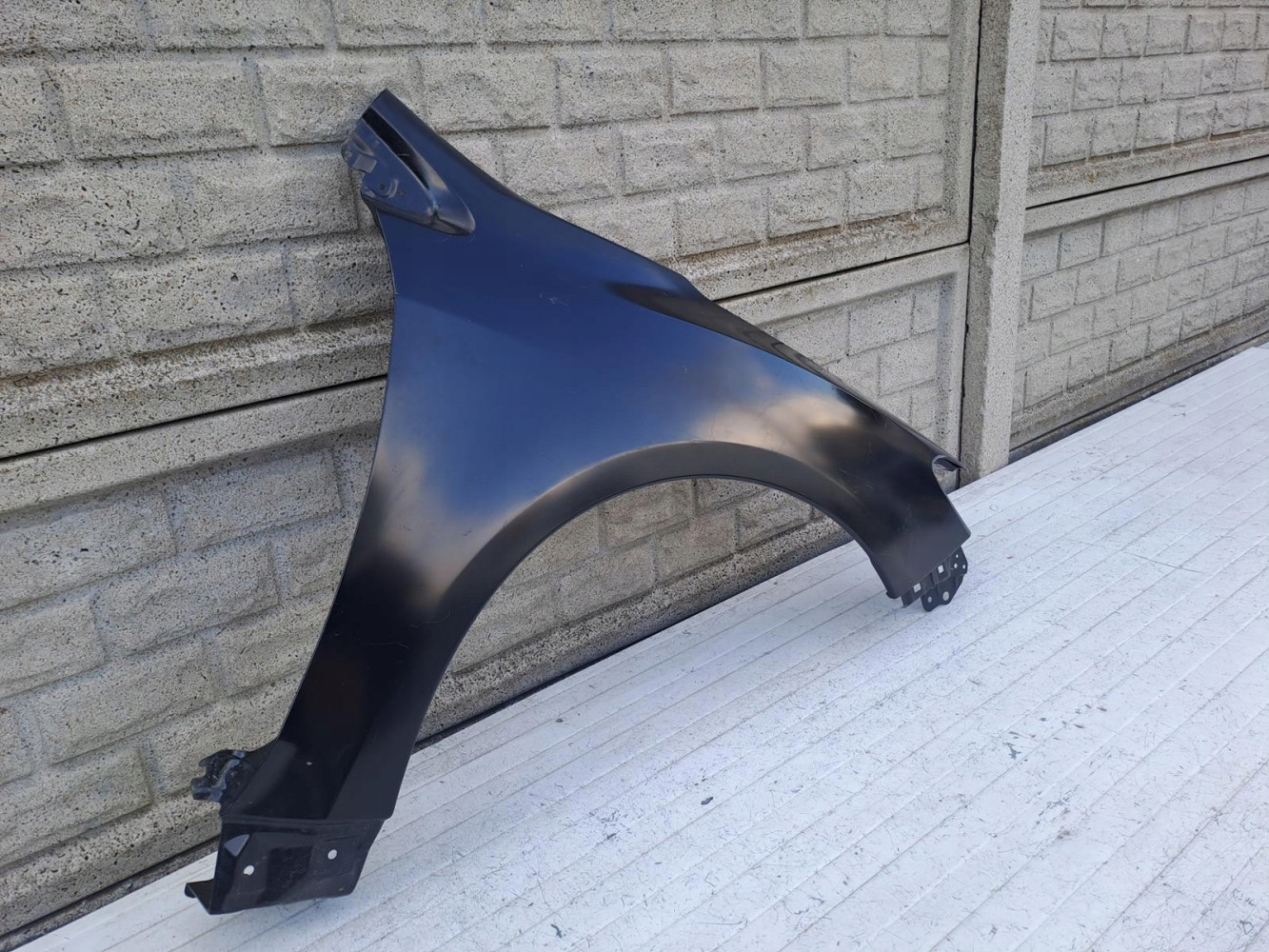 SUBARU LEVORG BŁOTNIK PRZEDNI PRAWY - (15838655280)