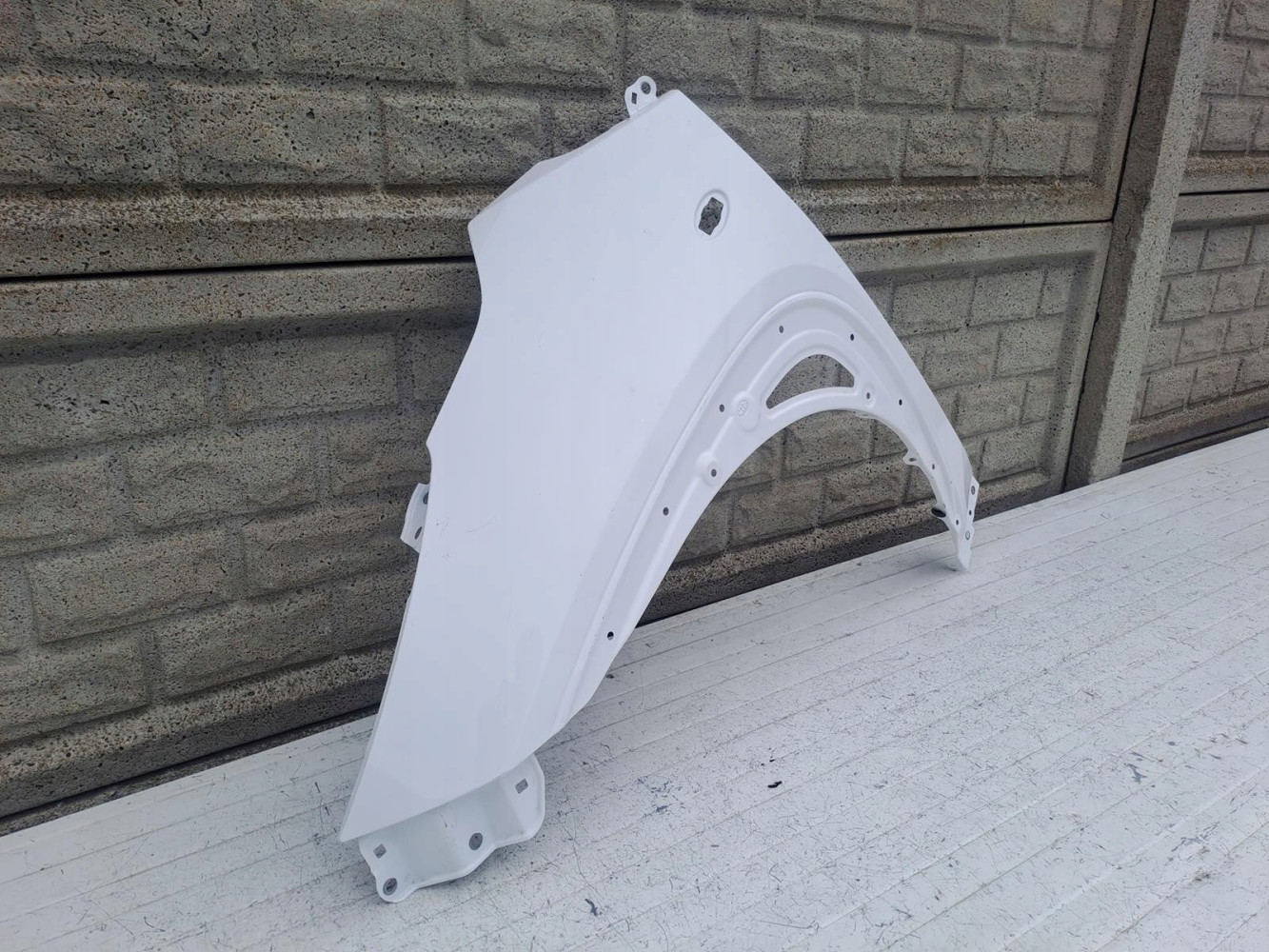 BŁOTNIK LEWY PRZÓD TOYOTA AYGO X 22-24 - (15867746856)