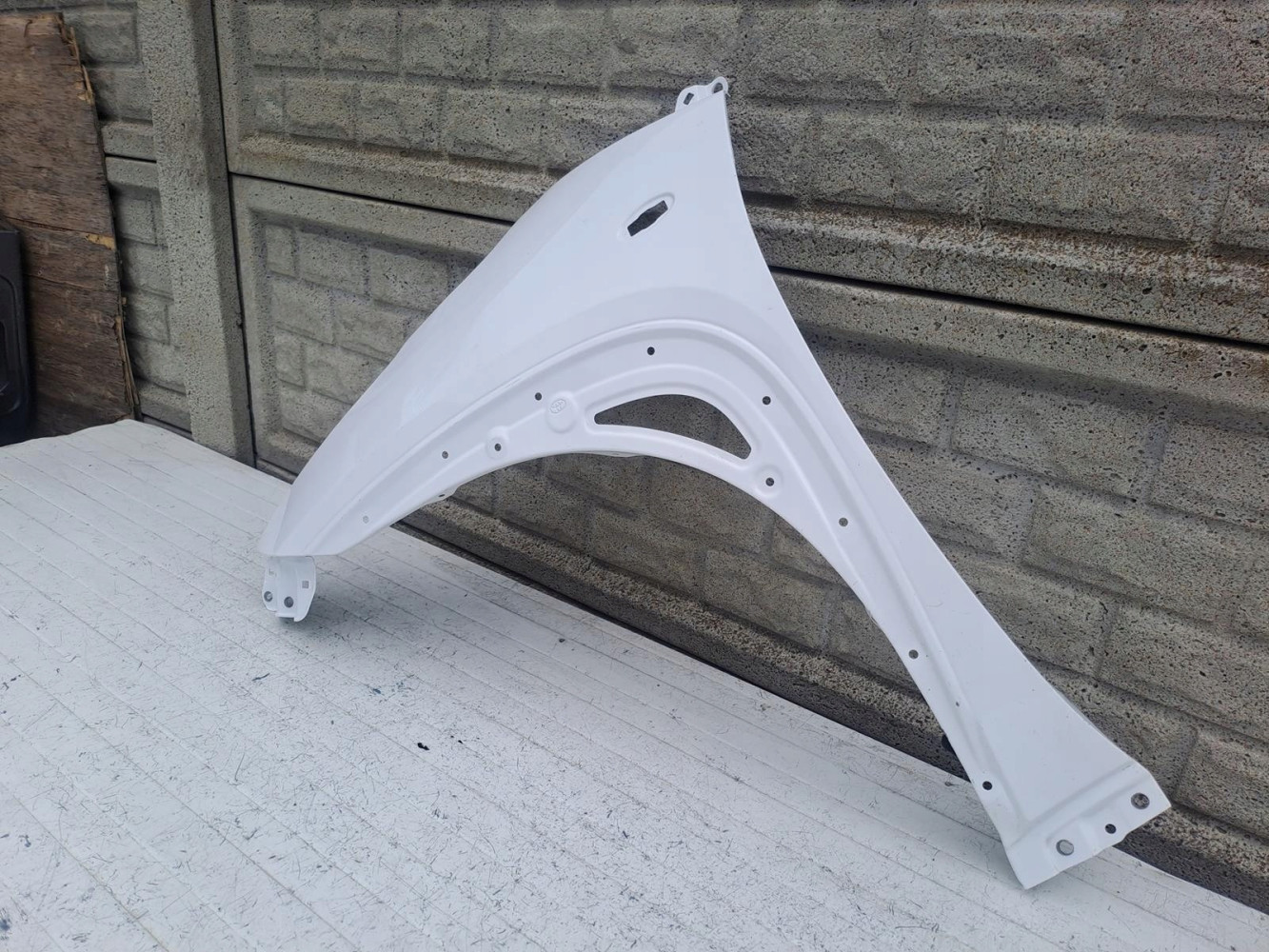 BŁOTNIK LEWY PRZÓD TOYOTA AYGO X 22-24 - (15867746856)