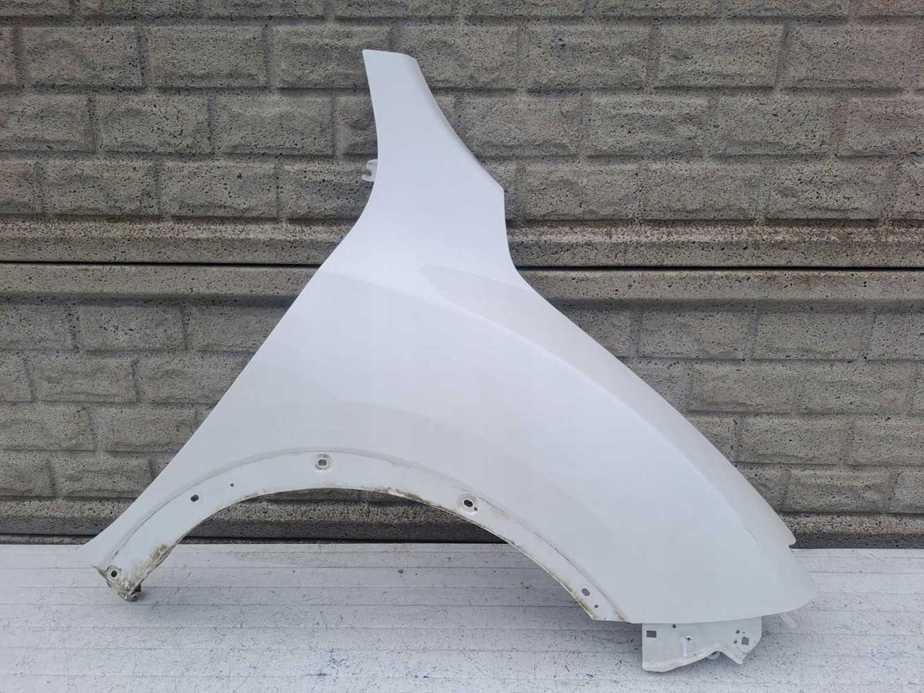 NISSAN JUKE 14-19 LIFT BŁOTNIK PRAWY PRZEDNI - (15867883801)