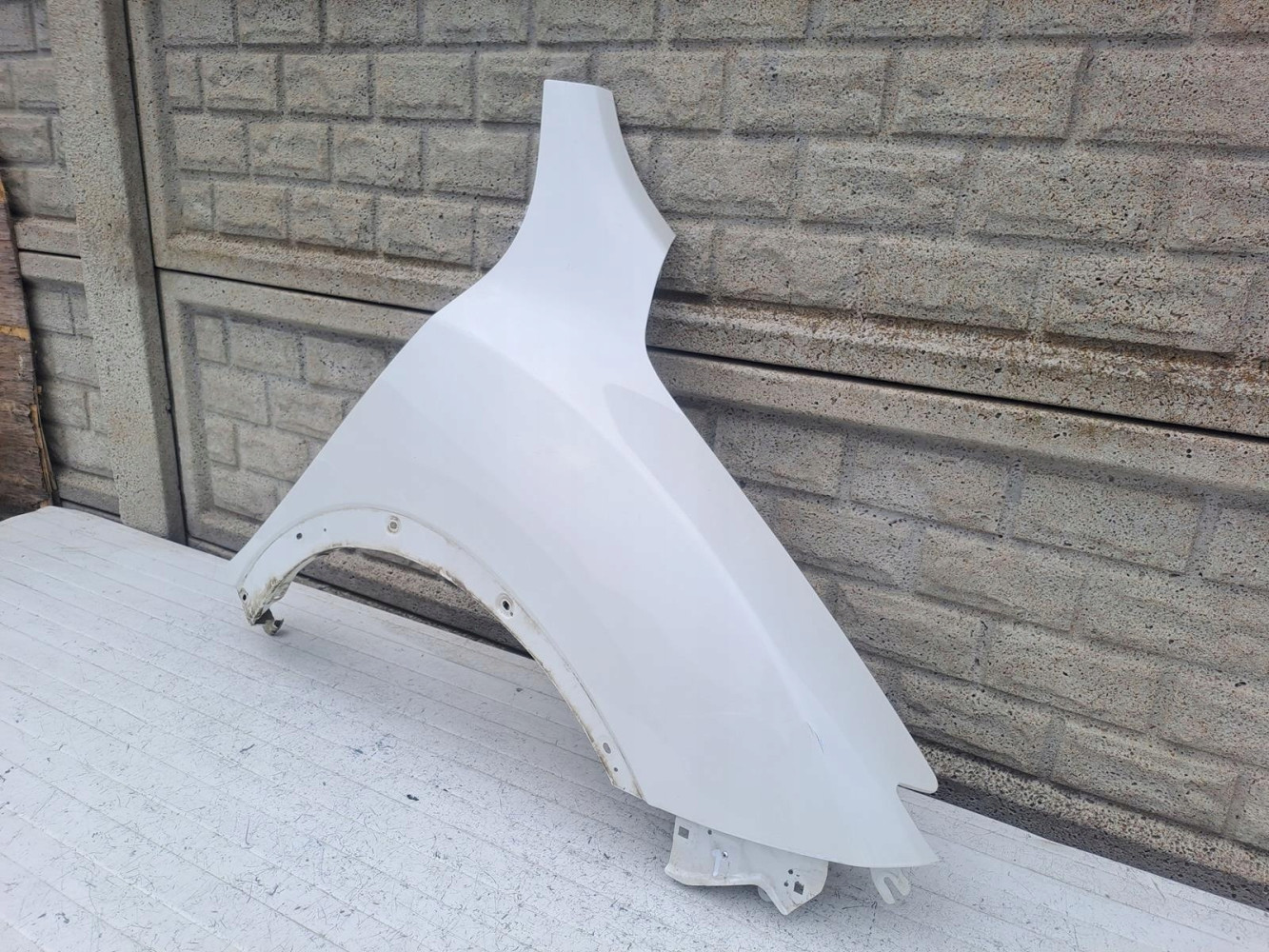 NISSAN JUKE 14-19 LIFT BŁOTNIK PRAWY PRZEDNI - (15867883801)