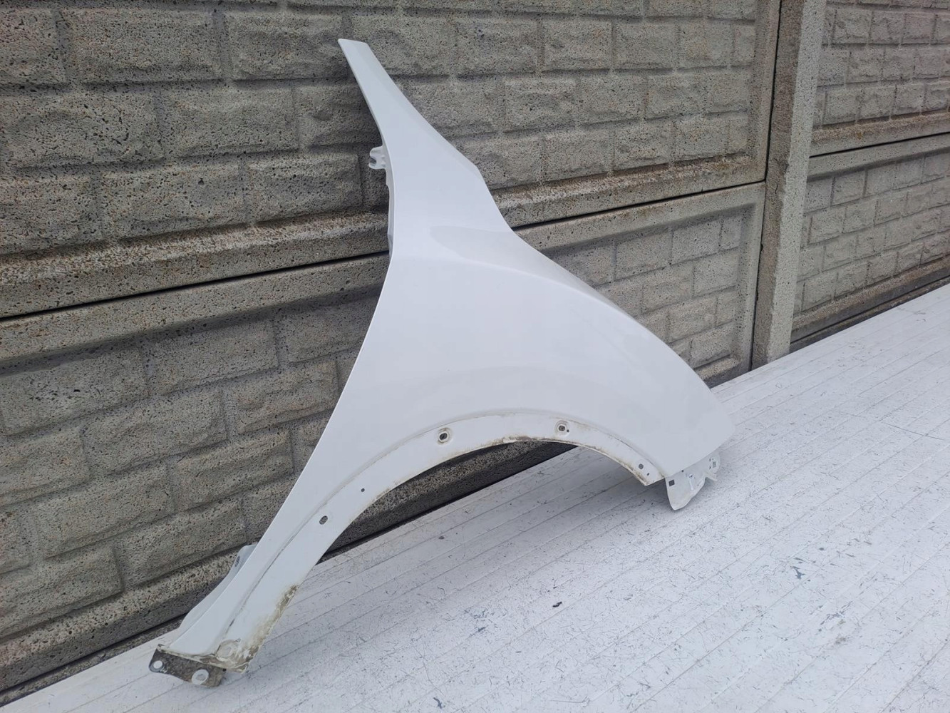 NISSAN JUKE 14-19 LIFT BŁOTNIK PRAWY PRZEDNI - (15867883801)