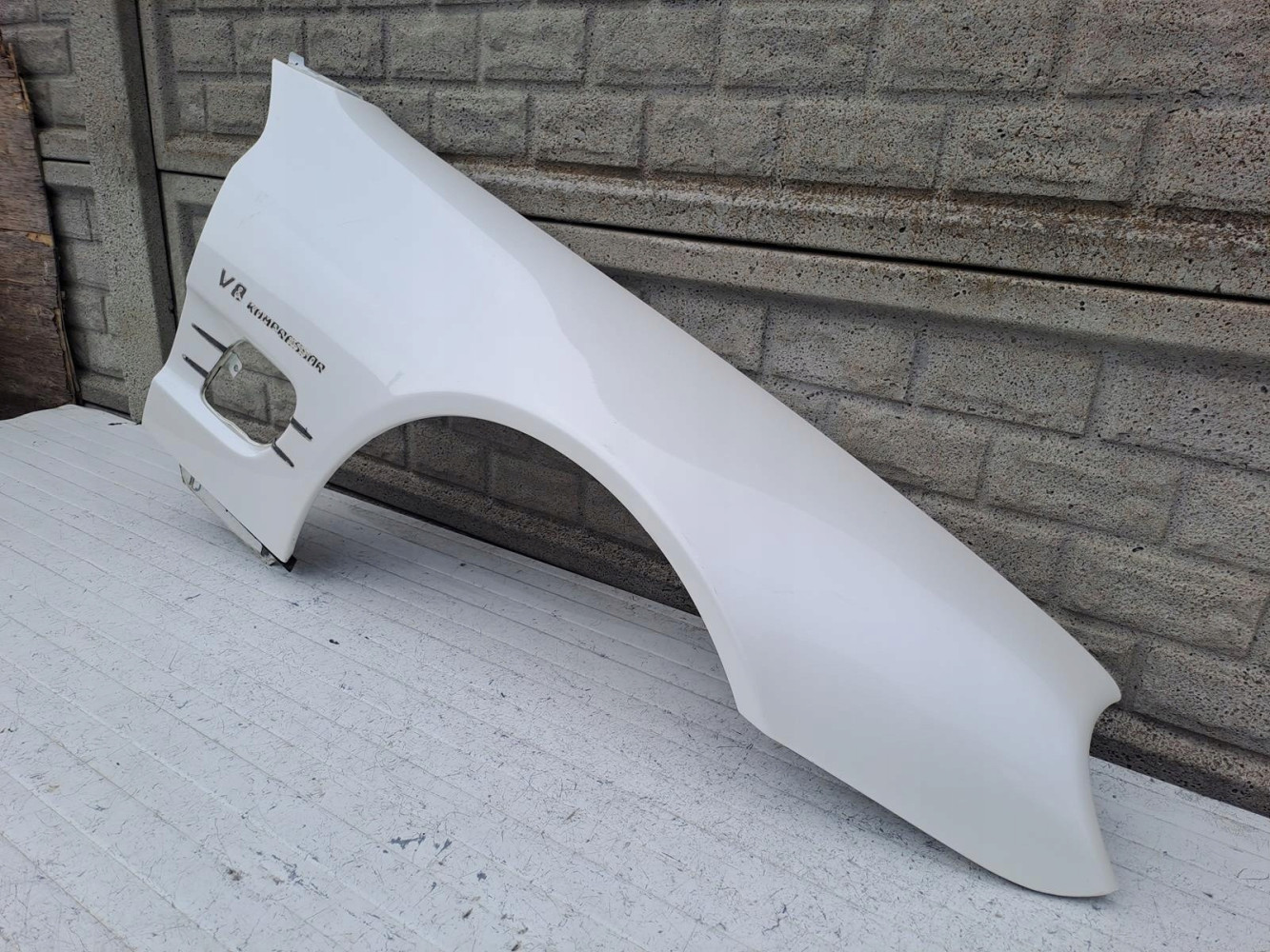 MERCEDES SL230 SL 230 BŁOTNIK PRAWY PRZEDNI - (15868037839)