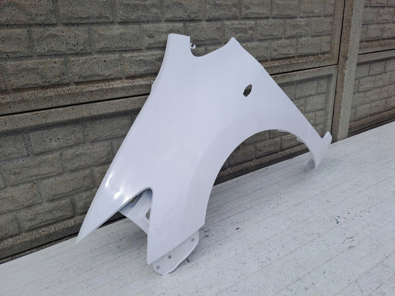 TOYOTA AURIS 1 I 06-10 BŁOTNIK PRZEDNI LEWY - (15868124475)