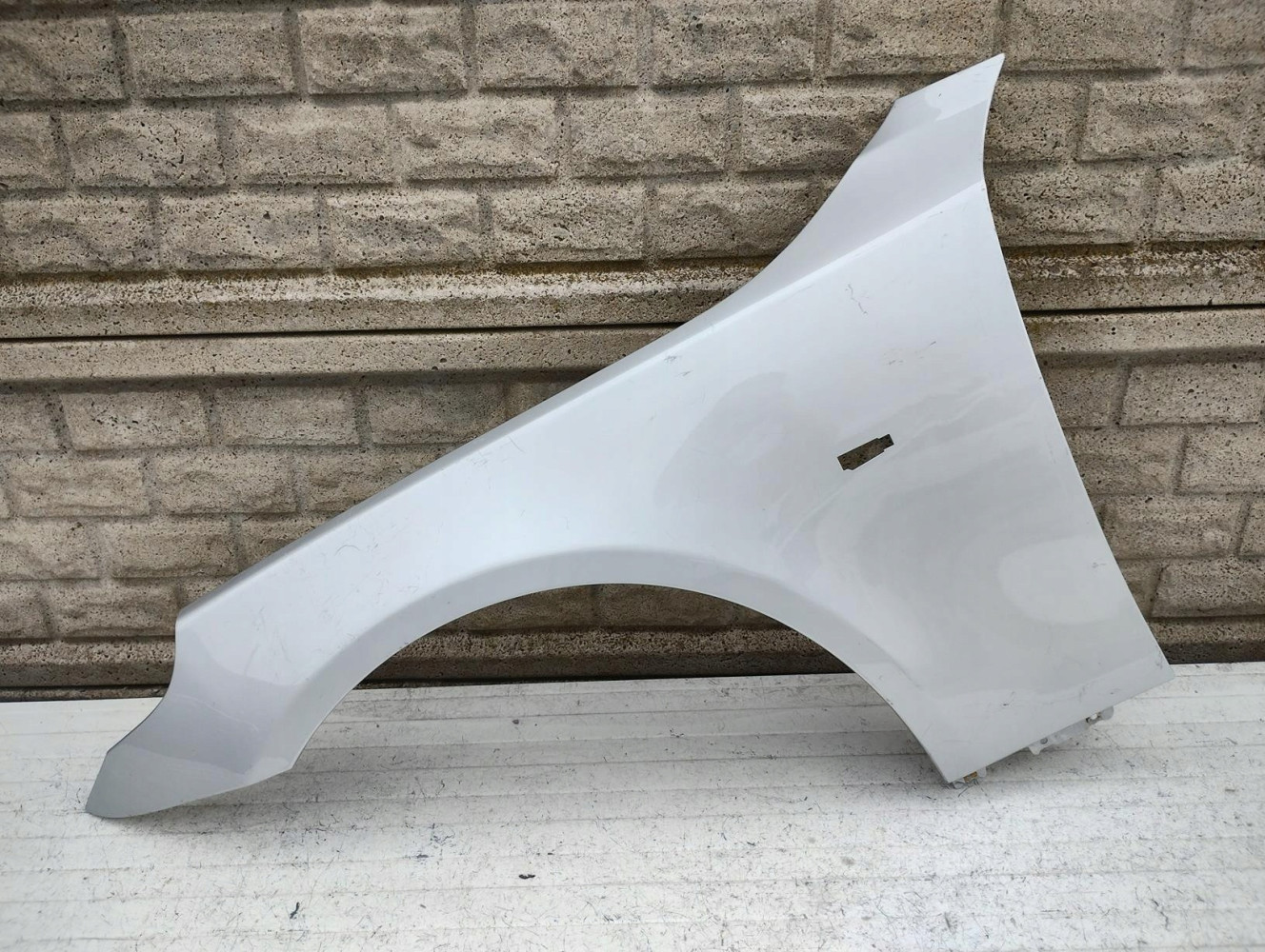 BMW 5 V E60 E61 2003-2010 BŁOTNIK PRZEDNI LEWY - (15903851563)