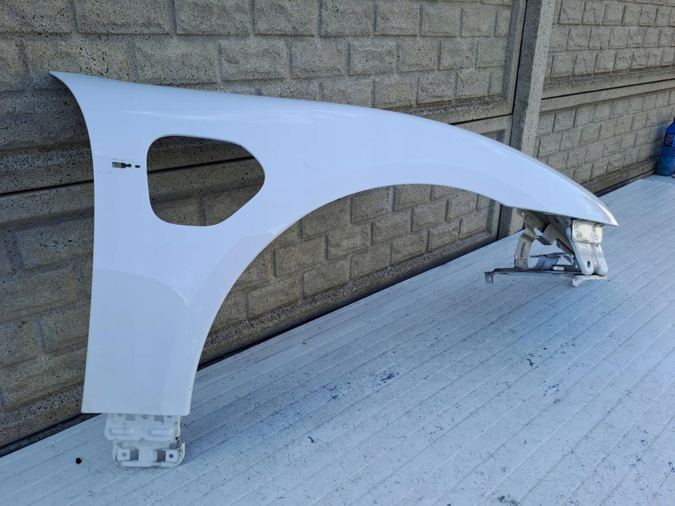 PORSCHE TAYCAN 9J1 9 J BŁOTNIK PRZEDNI PRAWY - (15910393086)