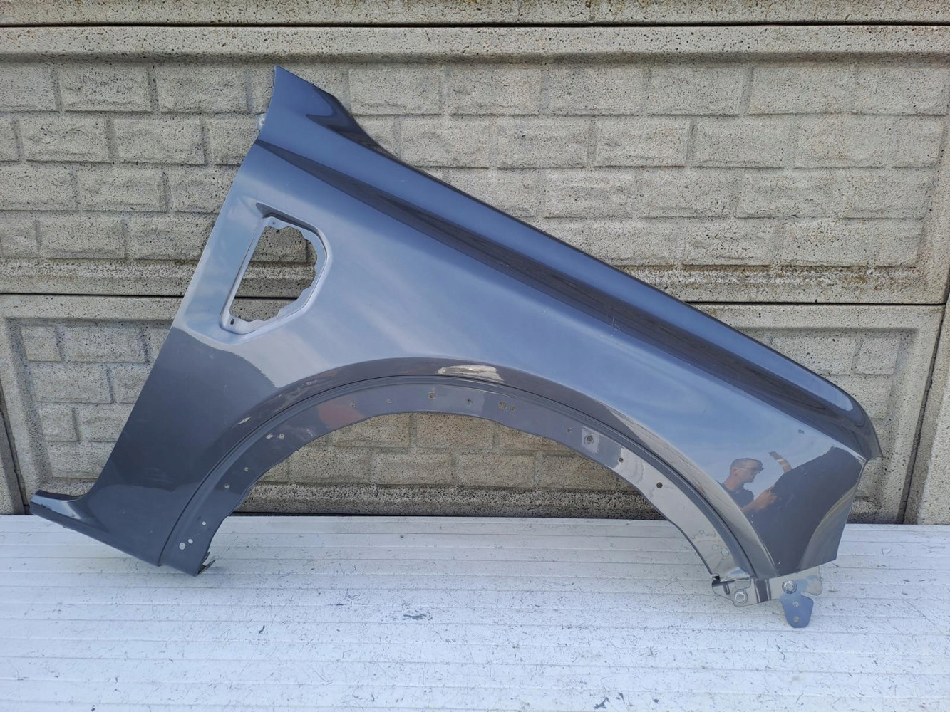 FORD EVEREST IV 22- BŁOTNIK PRAWY PRZEDNI - (15958824934)