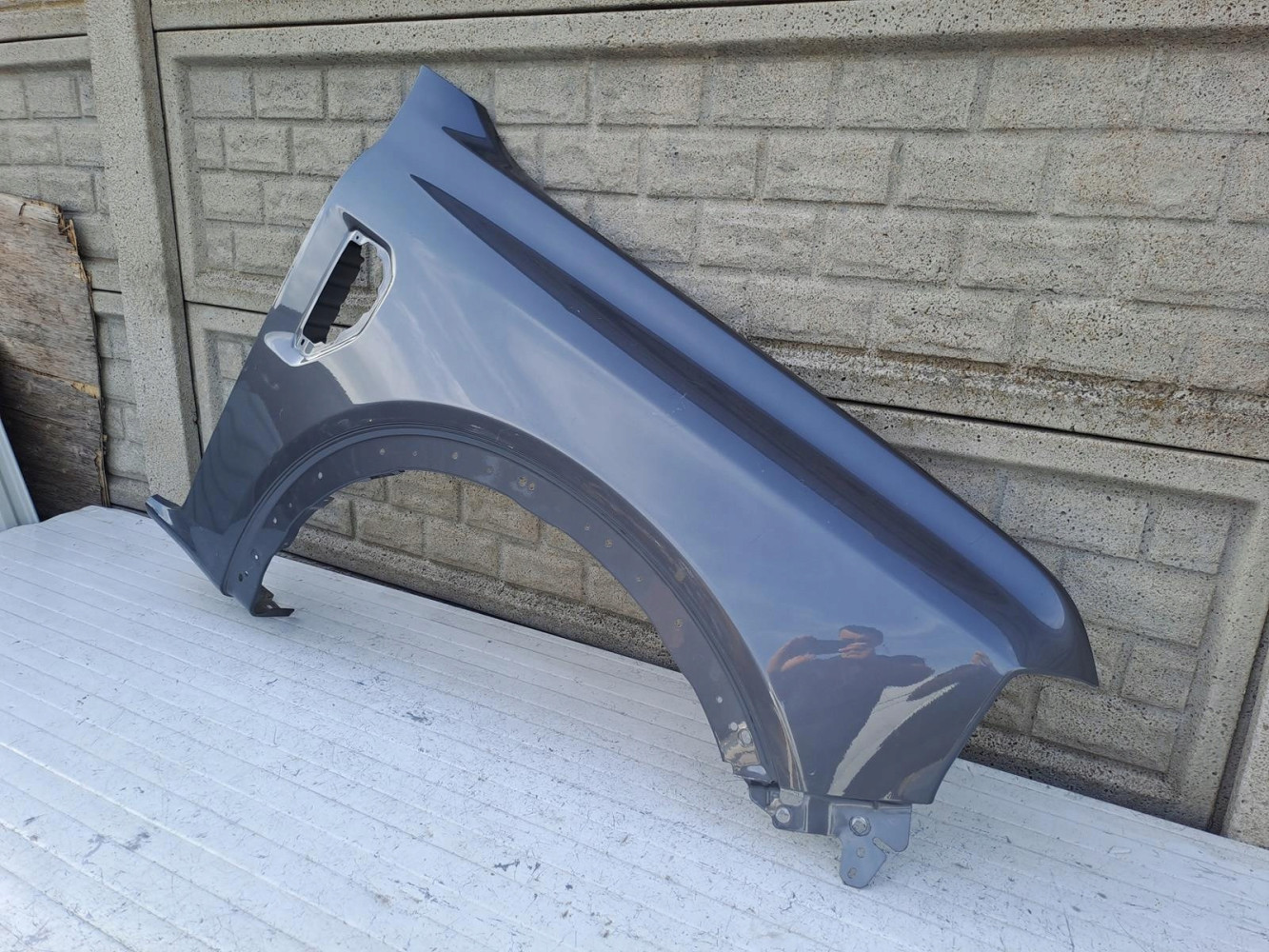 FORD EVEREST IV 22- BŁOTNIK PRAWY PRZEDNI - (15958824934)