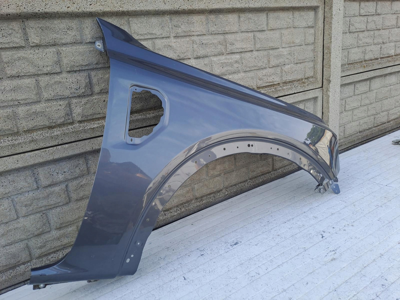 FORD EVEREST IV 22- BŁOTNIK PRAWY PRZEDNI - (15958824934)