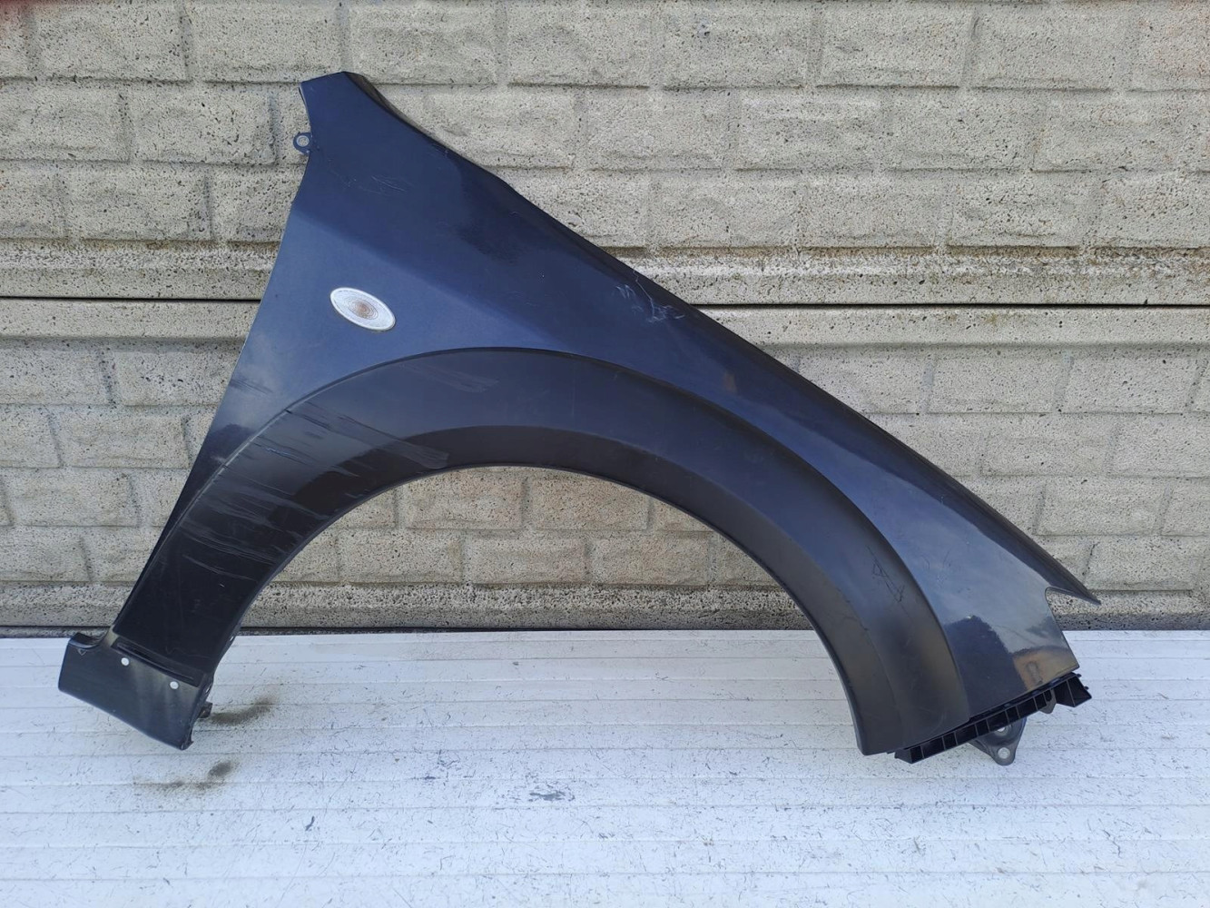 SUBARU IMPREZA XV GH BŁOTNIK PRZEDNI PRAWY - (15958925822)