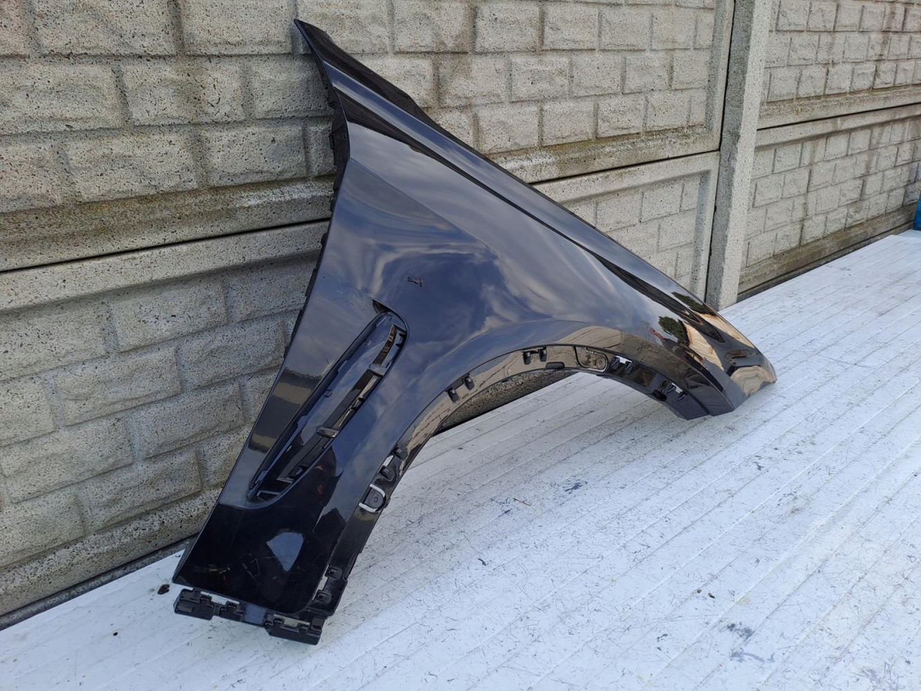 BMW X6 F16 BŁOTNIK PRZEDNI PRAWY - (15966989032)