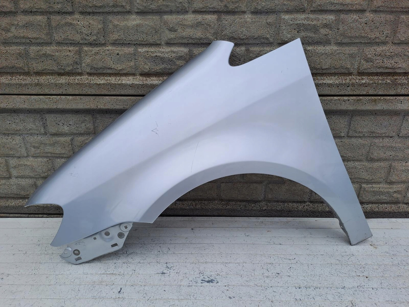 VW TOURAN LIFT BŁOTNIK LEWY 2007-2010 - (15983031015)