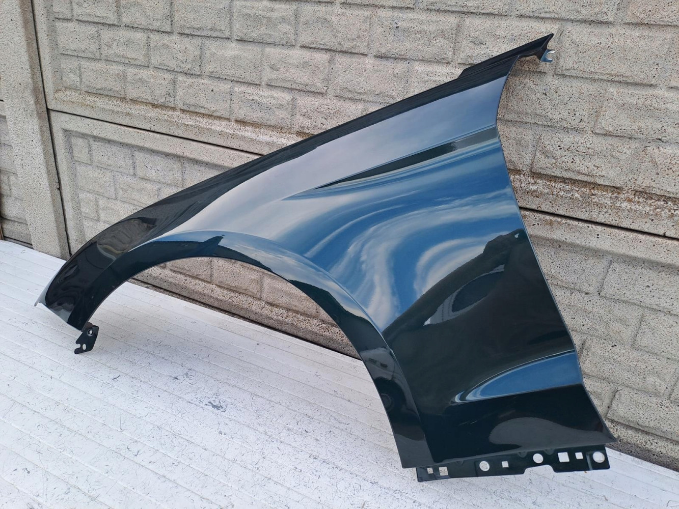 FORD MUSTANG VI LIFT 2018-23 BŁOTNIK LEWY - (16018951483)
