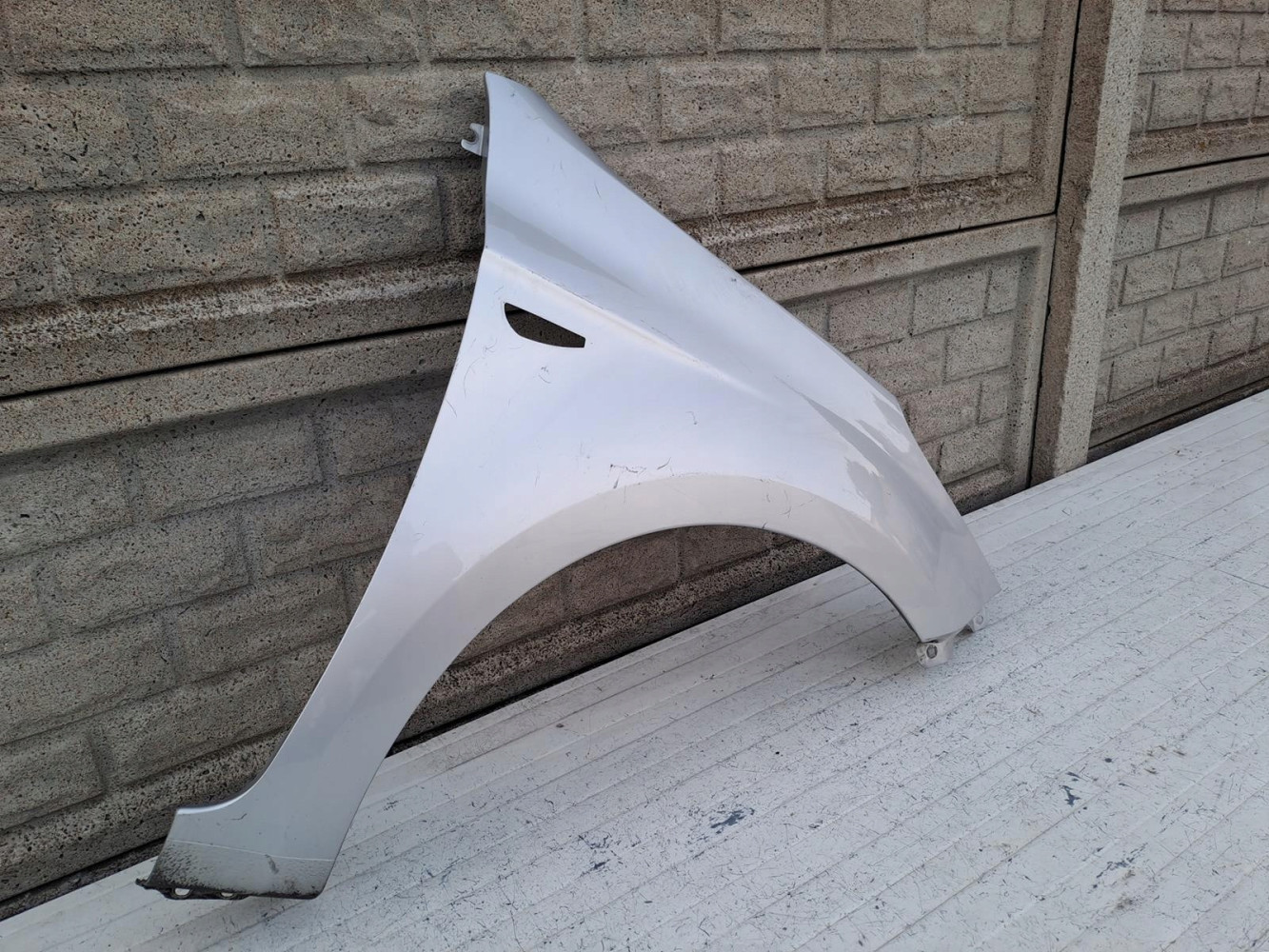 BŁOTNIK PRAWY PRZEDNI HYUNDAI I20 08-12 - (16026684431)