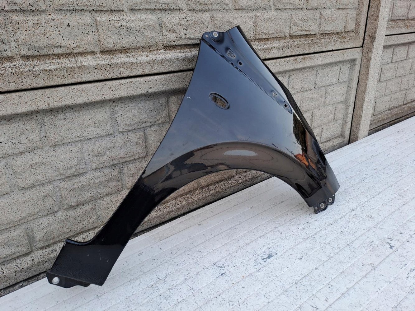 PEUGEOT 108 2014-2021 BŁOTNIK PRAWY PRZEDNI - (16026734220)