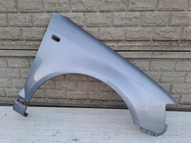 AUDI A3 8P0 03-08 PRZED LIFT BŁOTNIK PRZEDNI PRAWY - (16026753597)