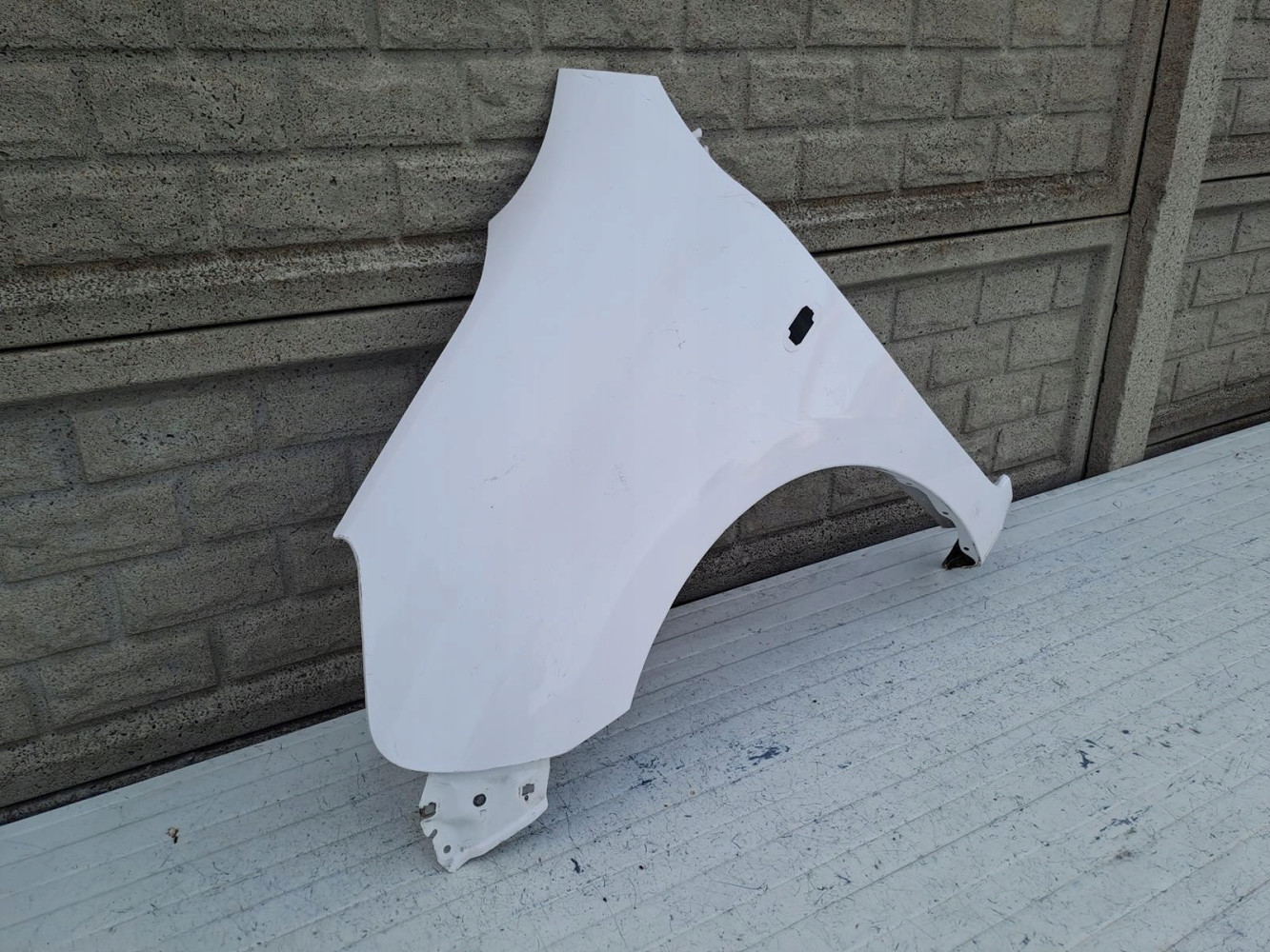 NISSAN MICRA K13 LIFT 13-18 BŁOTNIK PRZEDNI LEWY - (16026804402)