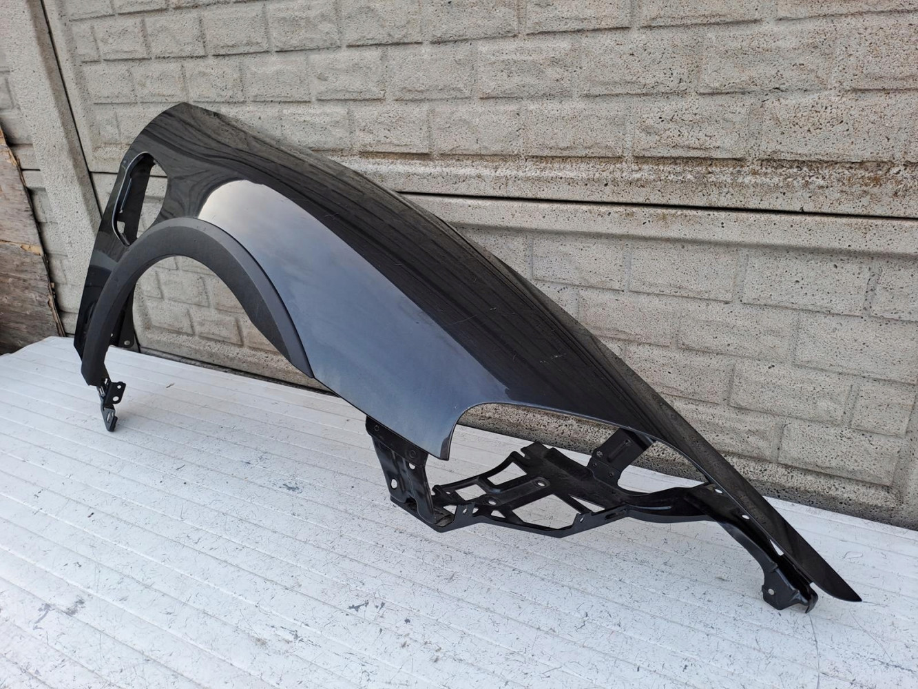 PORSCHE TAYCAN 9J1 9 J BŁOTNIK PRZEDNI PRAWY - (16026827501)