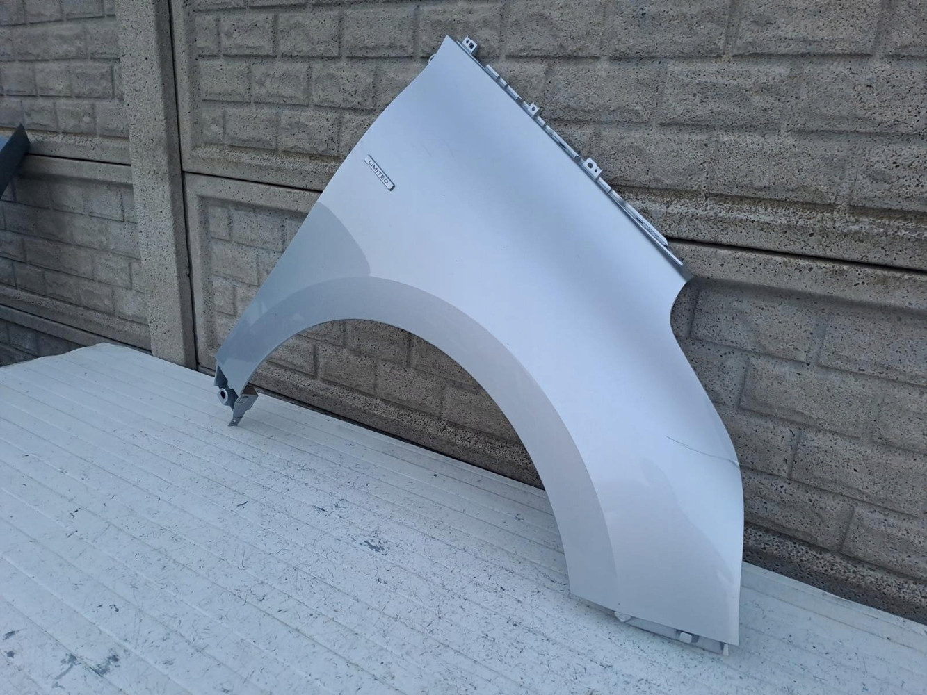RENAULT SCENIC 4 IV 17-22 BŁOTNIK PRAWY PRZEDNI - (16067276179)