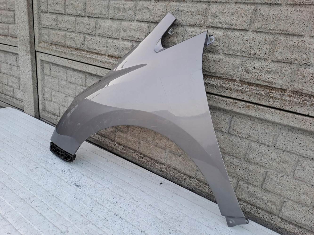 TOYOTA VERSO LIFT BŁOTNIK PRZEDNI LEWY - (16107854369)