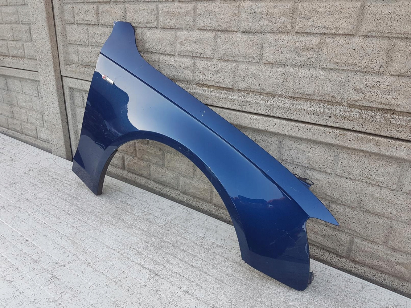 AUDI A4 B8 LIFT 12-16 BŁOTNIK PRZEDNI PRAWY - (11955637840)